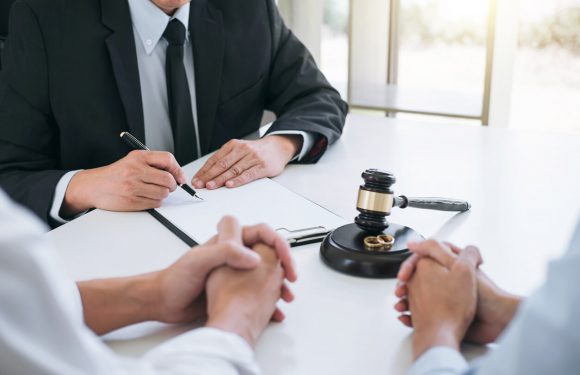 Why Should I Hire a Divorce Lawyer