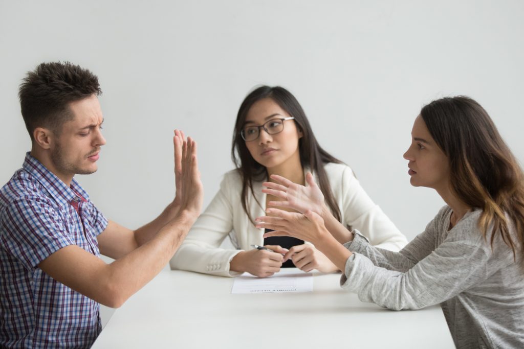 Hiring a divorce attorney in Sandy: Look for these red flags