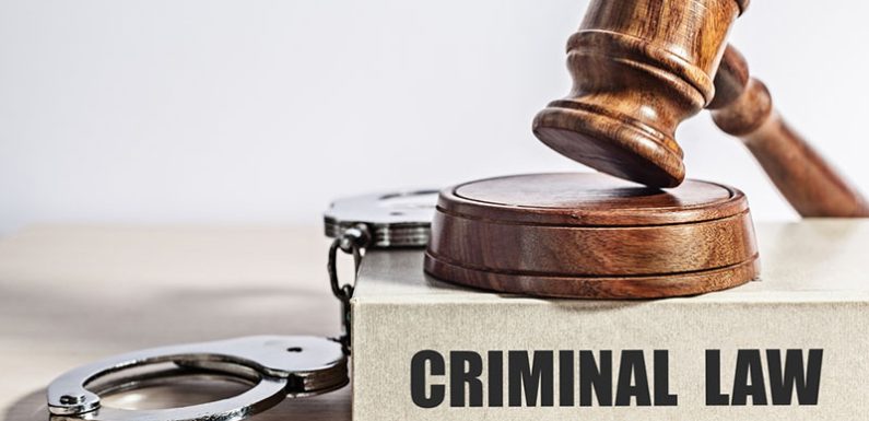 What Does And How To Choose A Criminal Lawyer?