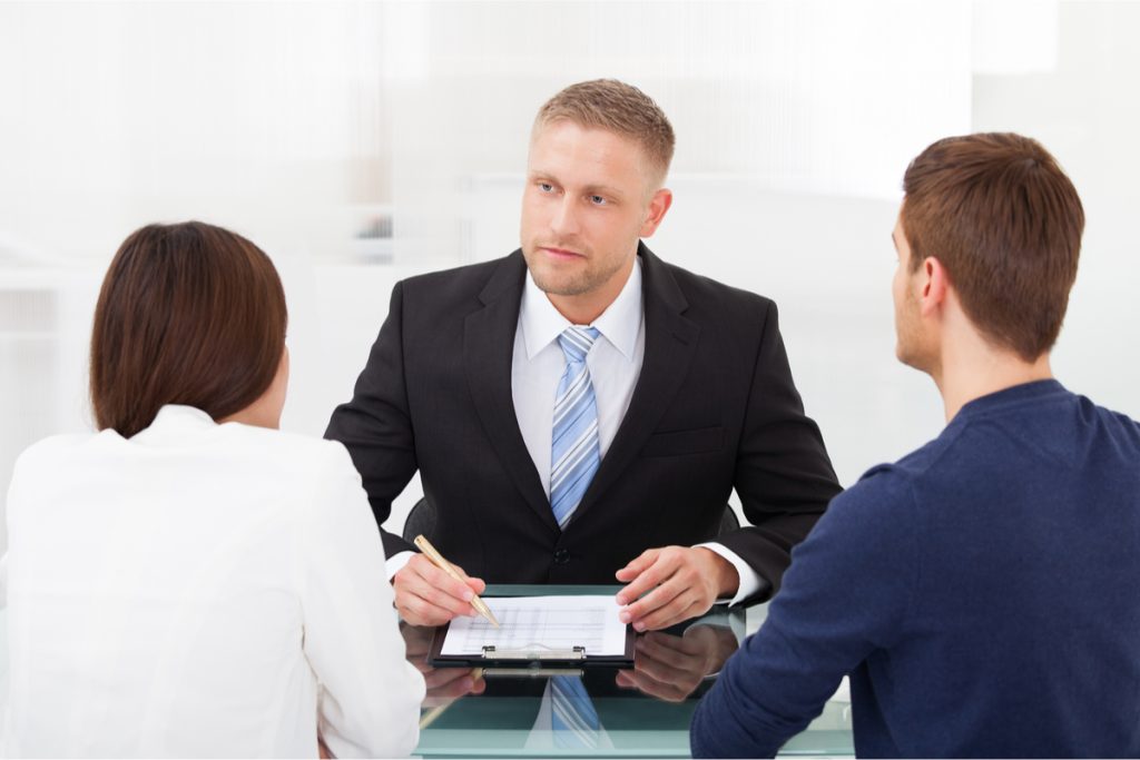 Different Types of Maintenance Issues Handled by a Divorce Lawyer