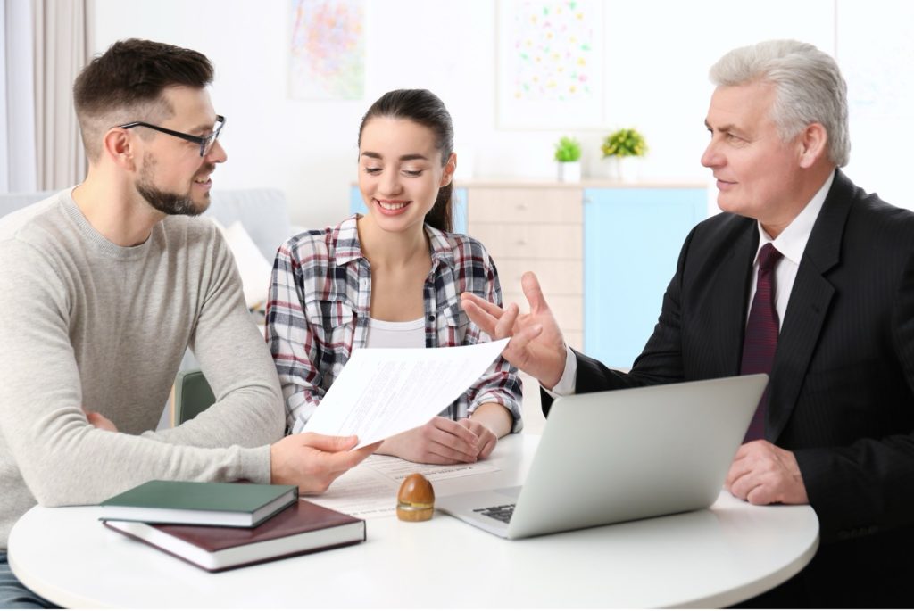 How Attorneys Earn Client Trust and Confidence